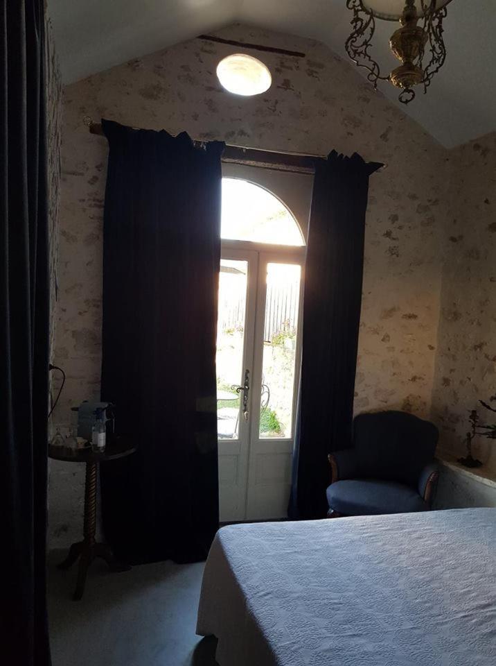La Maison Bleue Villeréal Exterior foto